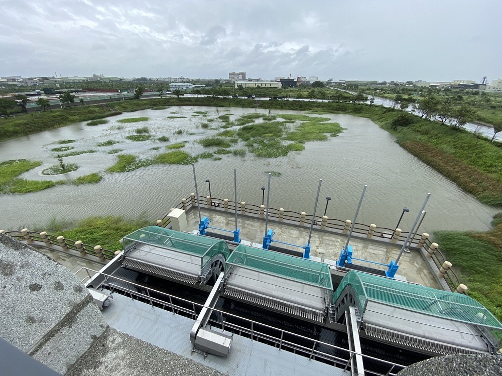 杜蘇芮豪雨侵襲 土地開發區滯洪池發揮蓄水調節功能 244 杜蘇芮豪雨侵襲 土地開發區滯洪池發揮蓄水調節功能 243