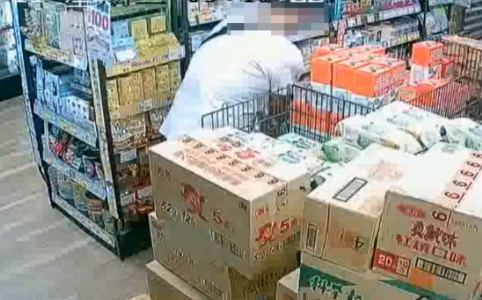 實在就愛這味 男同手法偷同款酒都遭逮 66 313 7 | 社會 社會 記者爆料網