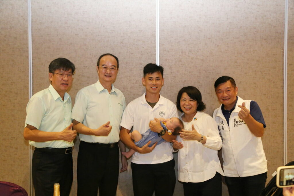 市長與教練合照