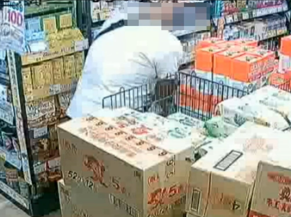 就是愛金門高梁酒 拆防盜扣藏手提袋偷渡出店 230 就是愛金門高梁酒 拆防盜扣藏手提袋偷渡出店 229