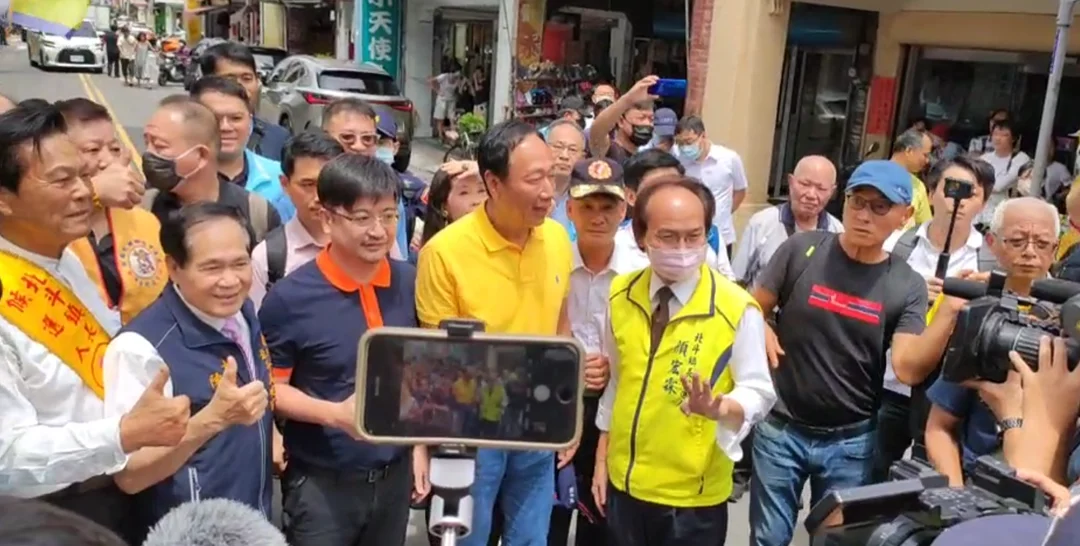 不畏黨紀連兩日陪郭台銘、柯文哲參拜  謝典林：能贏才是重點