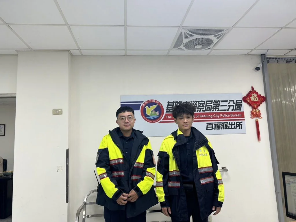 路樹倒塌影響行車安全 | 基警冒風雨即時排除