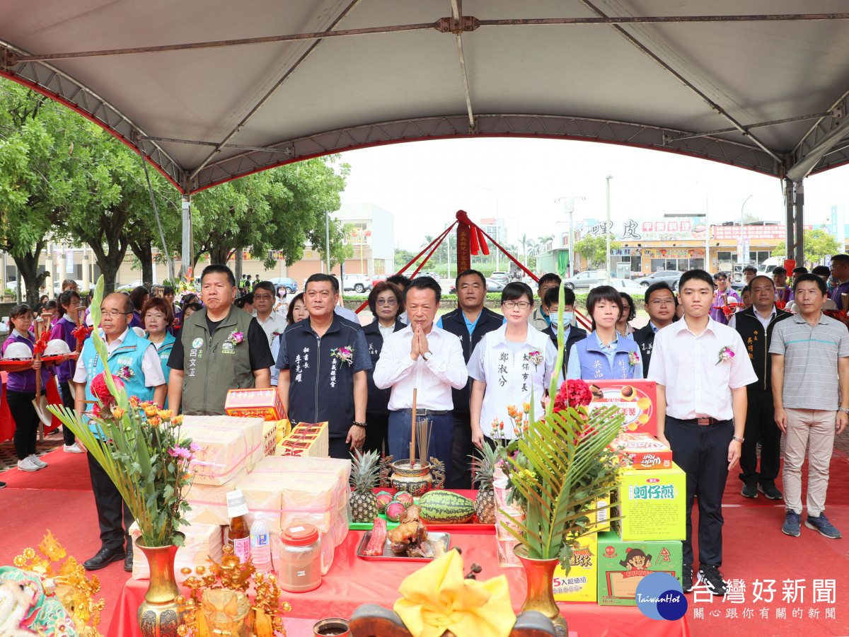 嘉義縣兒少家庭福利館新建工程今天上午由縣長翁章梁主持動土祈福典禮儀式/嘉義縣府提供