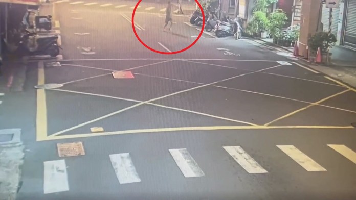 講攏講兄弟 酒駕男遇路檢藉口尿遁丟包後座友人 71 411 26 | 社會 社會 記者爆料網