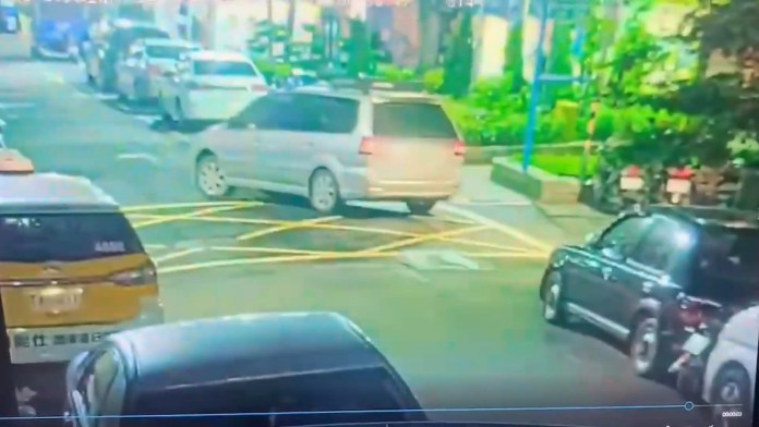 貪心男撿警用手機不還 被告侵占罰9千 68 713 7 | 社會 社會 記者爆料網