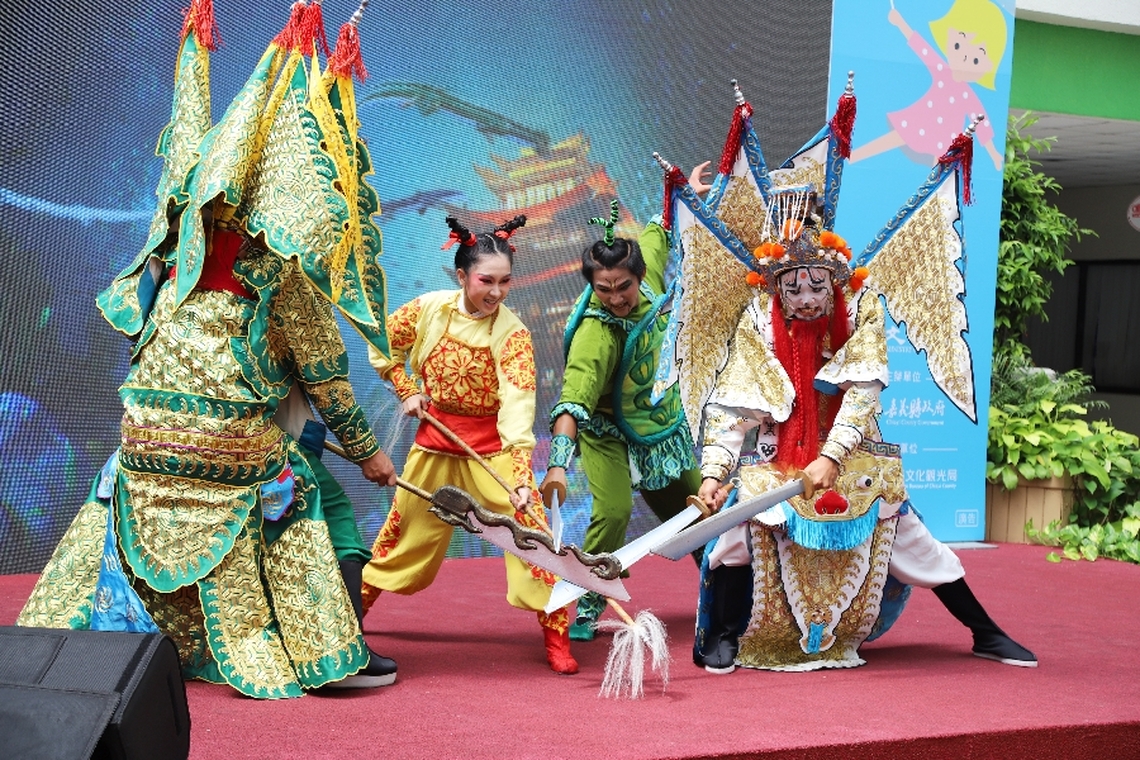 2023嘉義縣仲夏表演藝術節邀請台灣2大知名品牌「明華園戲劇總團」及「紙風車劇團」 兩大知名團隊打頭陣