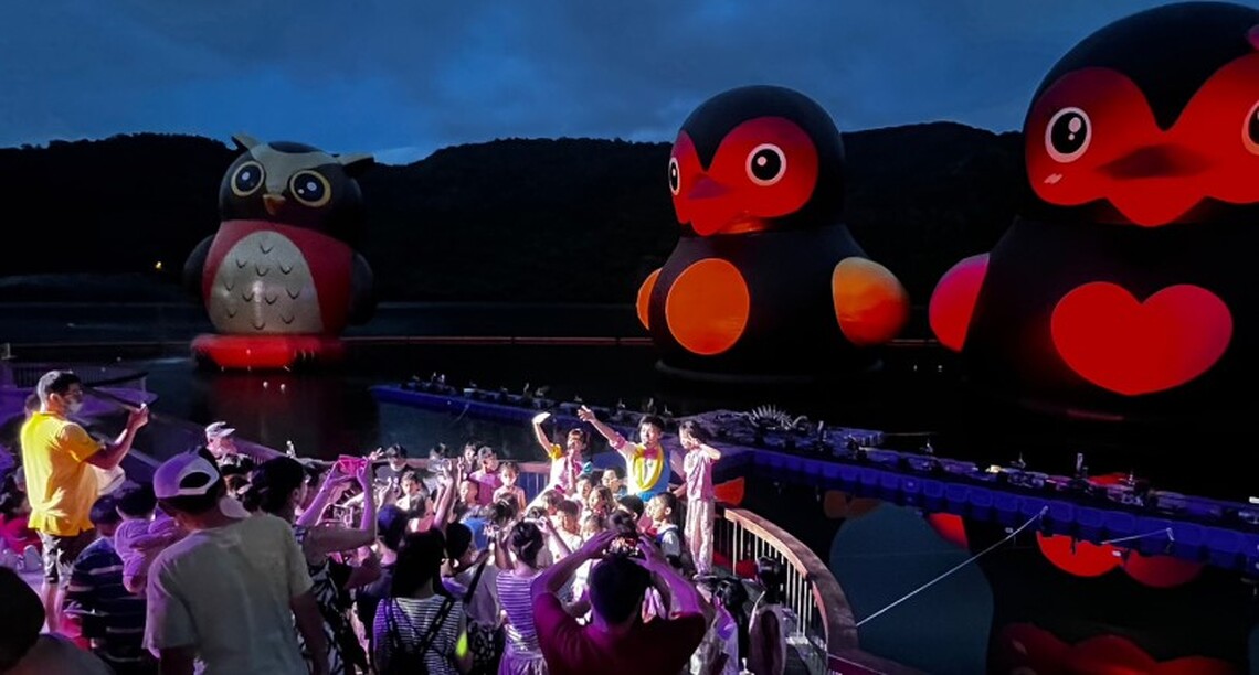 活動倒數兩周！紅面鴨FUN暑假鯉魚潭強勢回歸！紅面鴨與貓頭鷹超萌現身 8/2起星空煙火秀連放12天