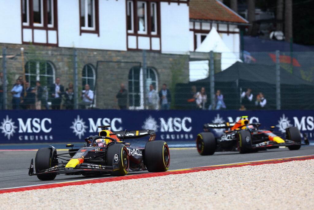 Max Verstappen與Sergio Pérez在F1比利時大獎賽以一二名完賽，為Red Bull車隊創下本季第五
