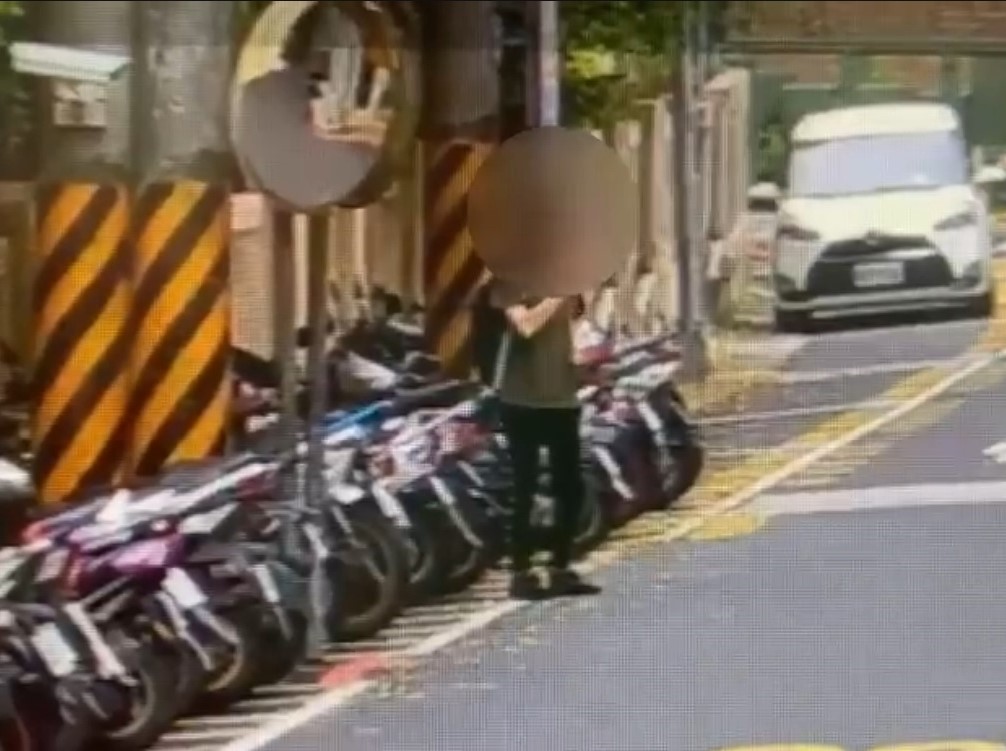 假投資詐騙面交現金 詐欺車手竟是新北離職員警 298 假投資詐騙面交現金 詐欺車手竟是新北離職員警 297
