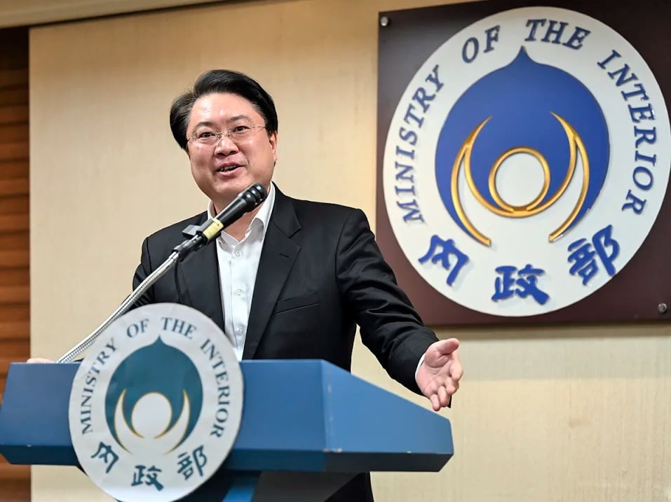 內政部長林右昌表示,有條件「定額」開放營造業移工,首波8000個名額。內政部提供