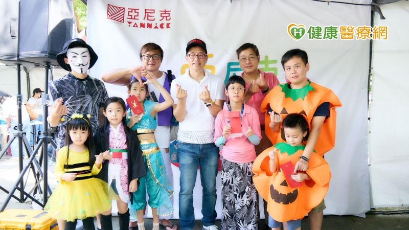 亞尼克辦親子寫真比賽 加碼父子變裝秀超熱鬧,有爸陪伴孩子更有創意