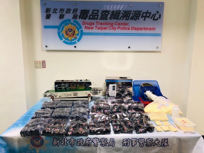 新莊販毒集團遭緝 竄逃踩破屋頂水管「濕身」落網 73 512 | 社會 社會 記者爆料網