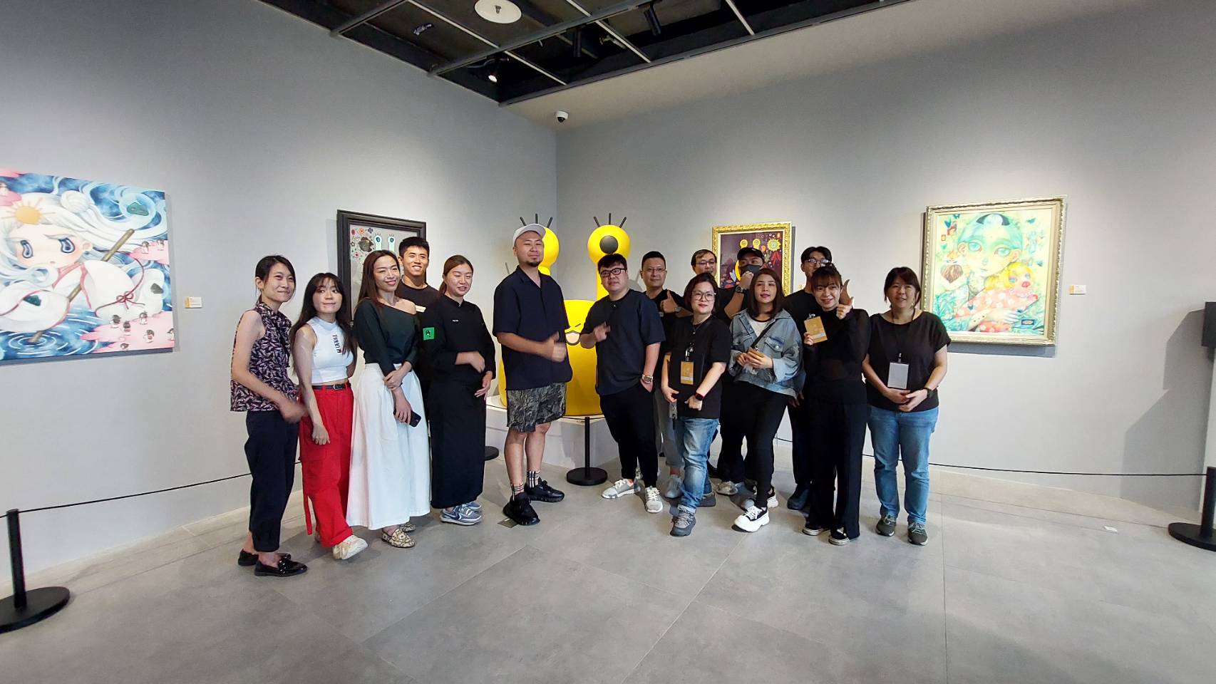 亞洲當代藝術家群展《蟬鳴》在台北展出, APPortfolio 主理人Keith(左6)親臨現場分享。