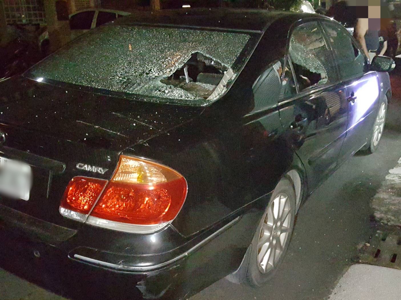 細故凌晨持木棍毀損鄰居車輛 前鎮警將莽男送辦