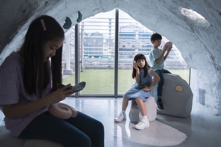 親子同遊桃美館「我用身體畫座島」的科技.遊戲.互動藝術