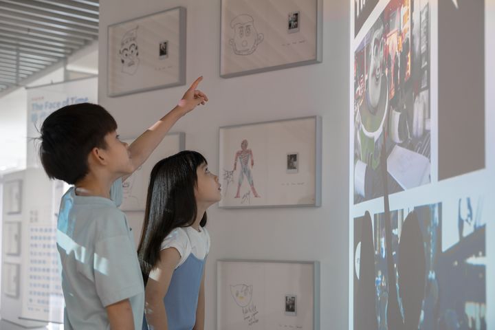 親子同遊桃美館「我用身體畫座島」的科技.遊戲.互動藝術