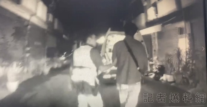 台南分手男坐女兒牆! 警消急拉回送醫免釀悲劇 84 S 82116845 0 | 社會 社會 記者爆料網
