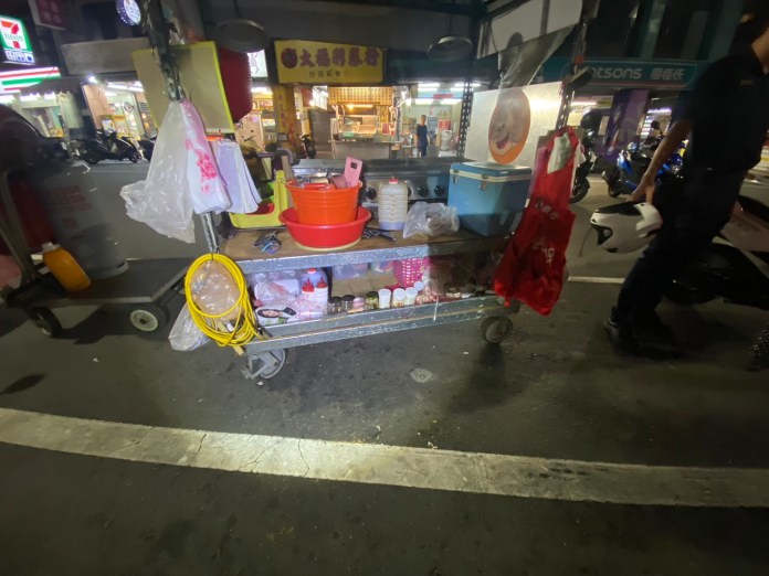 六合夜市香腸攤老闆娘倒垃圾 辛苦錢被偷光 警2H逮賊 71 C8F4C08E 9E50 48A2 BEE5 BA39A6733E76 | 社會 社會 記者爆料網
