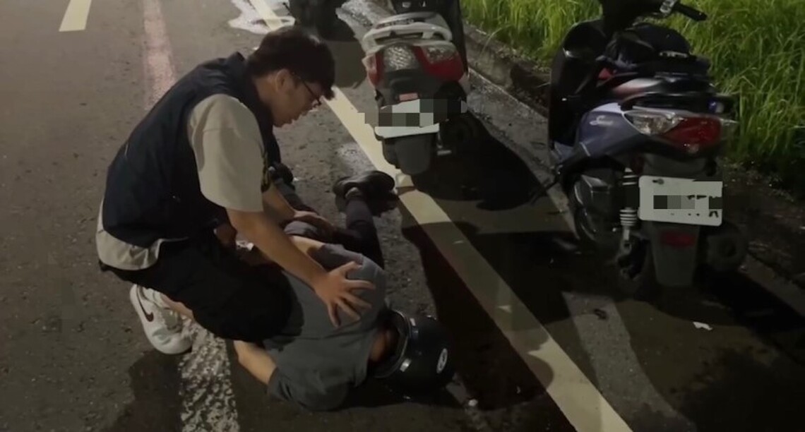 香腸攤老闆娘倒垃圾遭竊 新興警2小時內火速破案