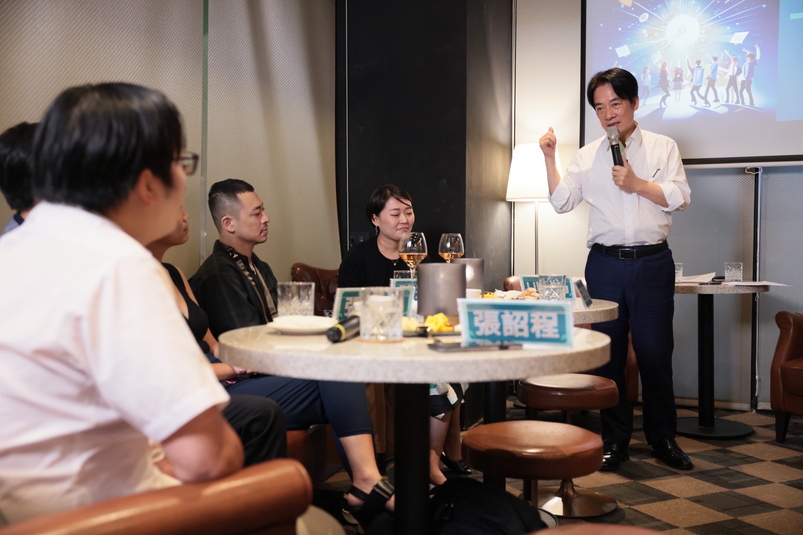出席「Under40青年座談會」賴清德:新創是未來台灣經濟奇蹟 282 出席「Under40青年座談會」賴清德:新創是未來台灣經濟奇蹟 281