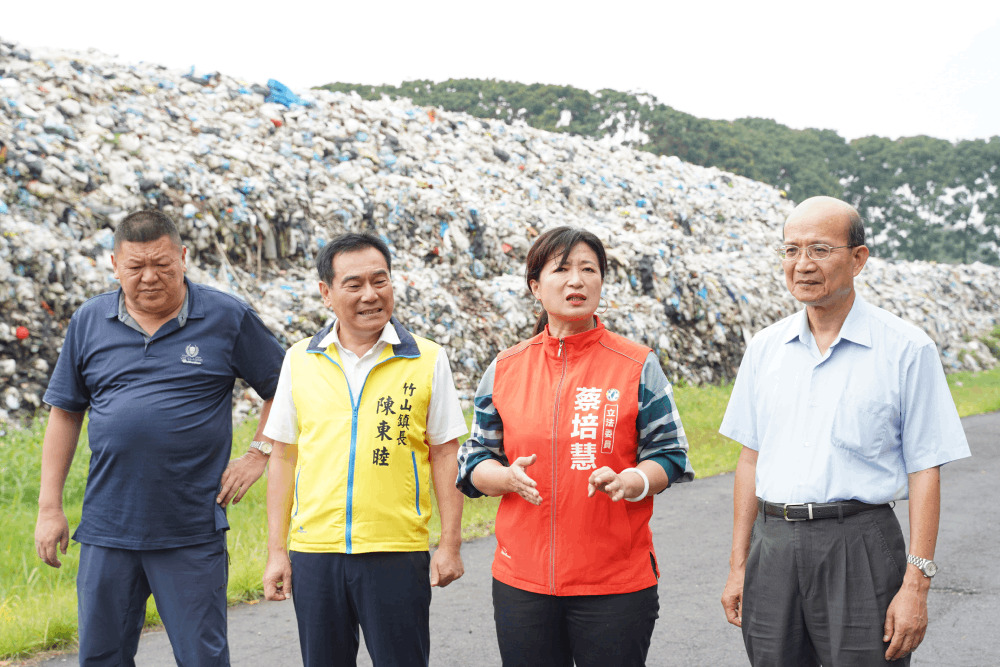 南投縣累積25萬噸垃圾 蔡培慧爭取環保署助打包5萬噸 276 南投縣累積25萬噸垃圾 蔡培慧爭取環保署助打包5萬噸 275