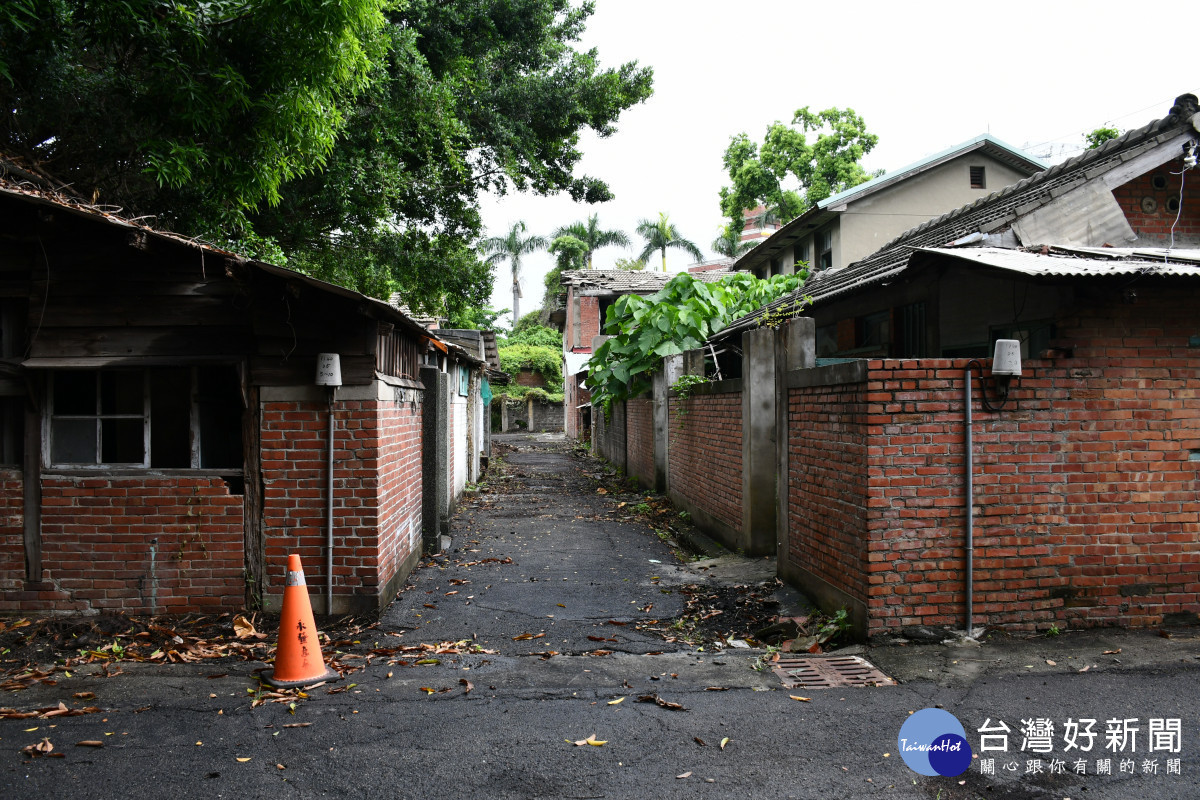 舊宿舍群開放空間第二期工程將整修巷道與牆面美化暨照明設備等。圖/記者鄧富珍攝
