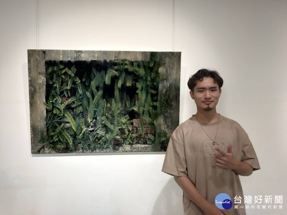 林子慶以微觀的角度描繪自然,返回自身尋回心靈的寧靜。圖/記者鄧富珍攝