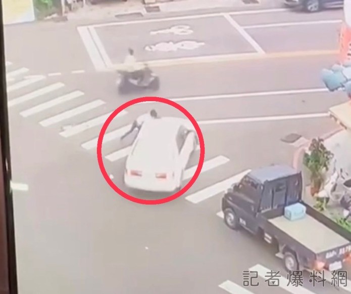 這個男人太狠了! 情侶吵架! 女竟趴引擎蓋遭男友拖行掉落還輾過 76 980E7DF6 9240 4D55 9907 C124B1D8A4A0 | 社會 社會 記者爆料網