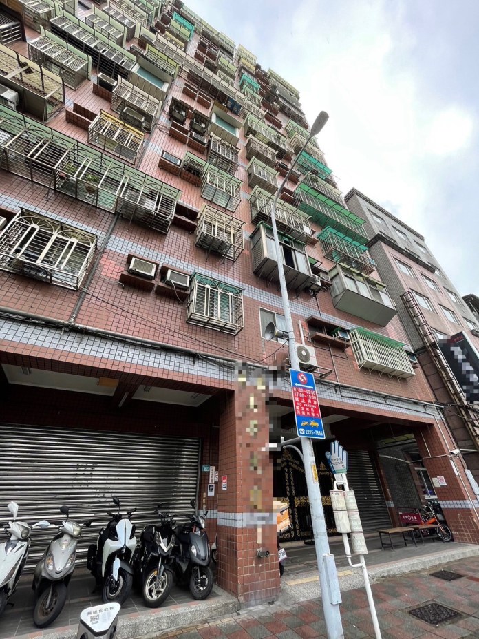 新店社區濺血 男不滿「管太多」持刀怒砍前管委 79 img 9846 | 社會 社會 記者爆料網