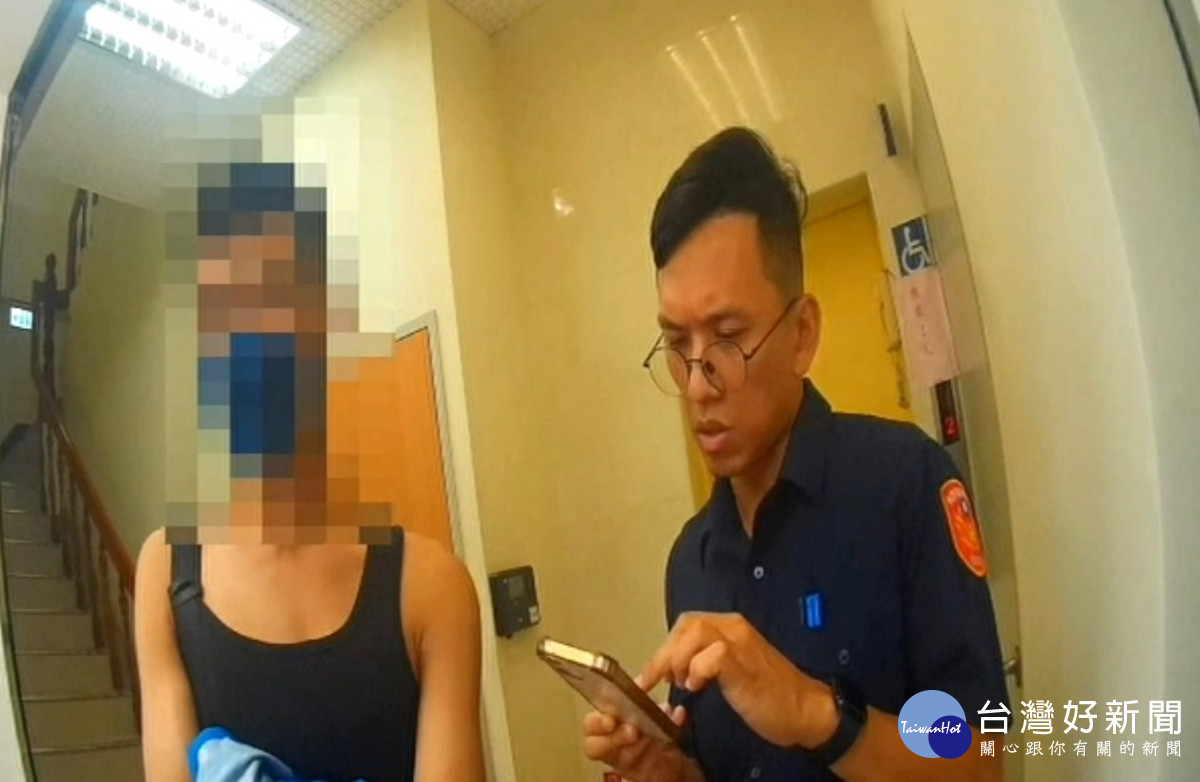 蘆竹分局員警阻止網路交友詐騙。<br /><br /> <br /><br />