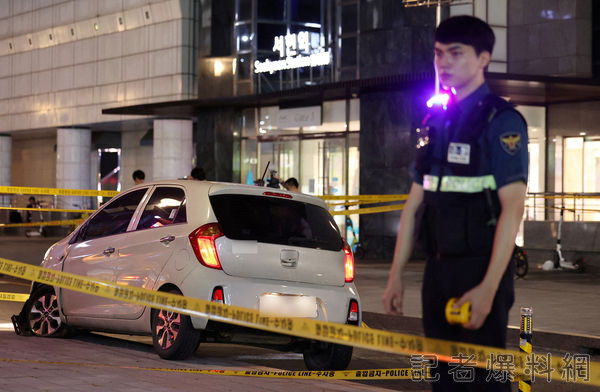 南韓隨機殺人釀傷亡 嫌開車撞路人再持刀進百貨 59 d7156963 | 國際 國際 記者爆料網