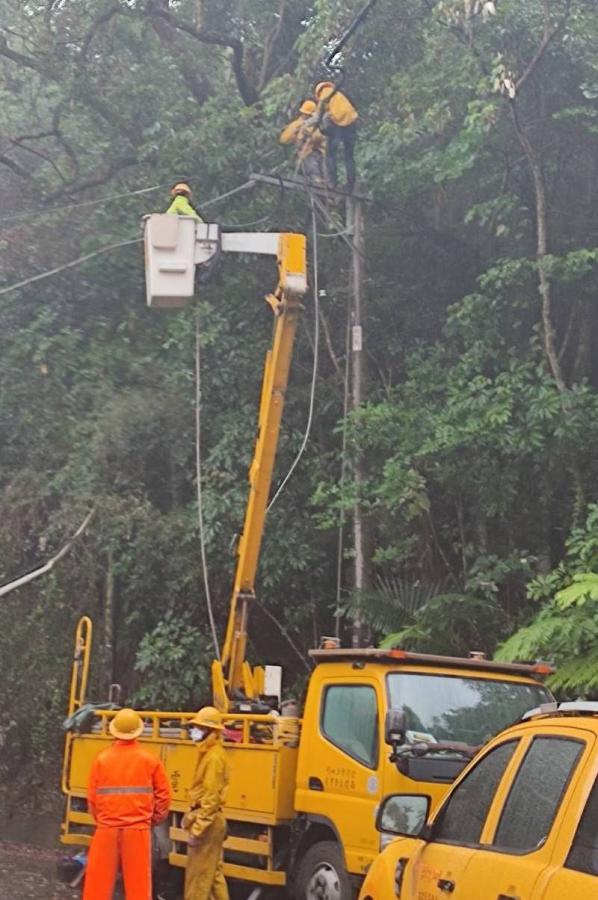 暴雨狂炸南投仁愛鄉 2360戶停電台電全力搶修拚復電 73 20230805021233 9f5a64c2 | 社會 社會 記者爆料網