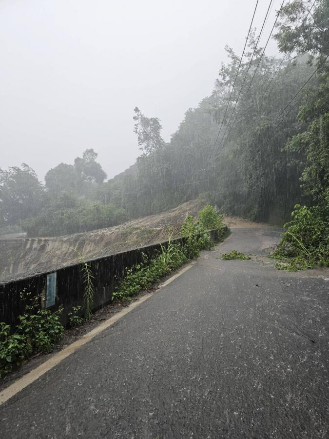 暴雨狂炸南投仁愛鄉 2360戶停電台電全力搶修拚復電 74 20230805021412 fed0d496 | 社會 社會 記者爆料網