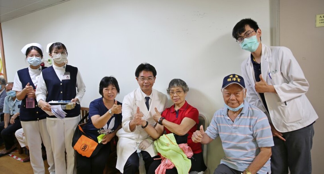 只能「倒退走」 花蓮慈院中西醫合療助婦人向前走