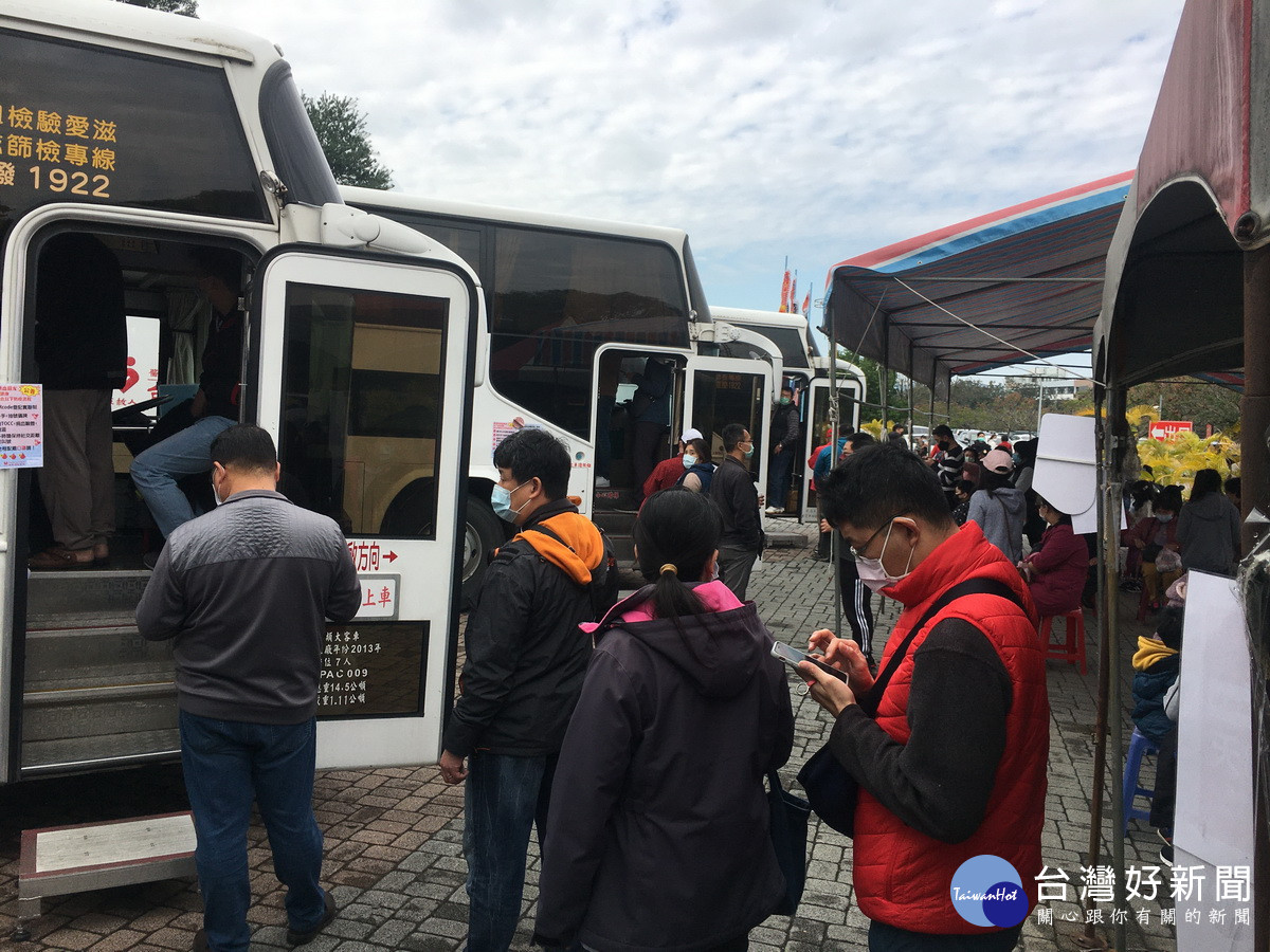 竹山鎮紫南宮經常不定期配合捐血中心做公益。（記者扶小萍攝）