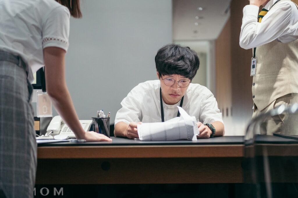 盧廣仲上班初體驗 搞瘋老闆前先搞瘋自己 盧廣仲上班初體驗 搞瘋老闆前先搞瘋自己