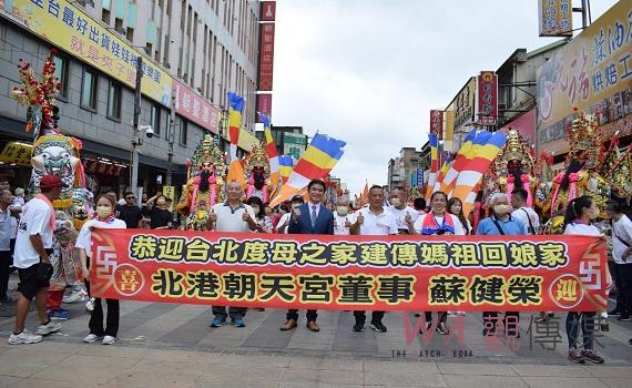 影／台北度母之家北港媽「建傳媽祖」回娘家　首度曝光閨蜜媽祖手拿「龍珠如意寶」