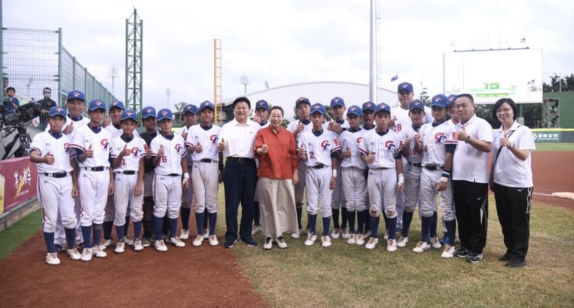 徐榛蔚一日花蓮台南來回 為U12中華隊選手加油