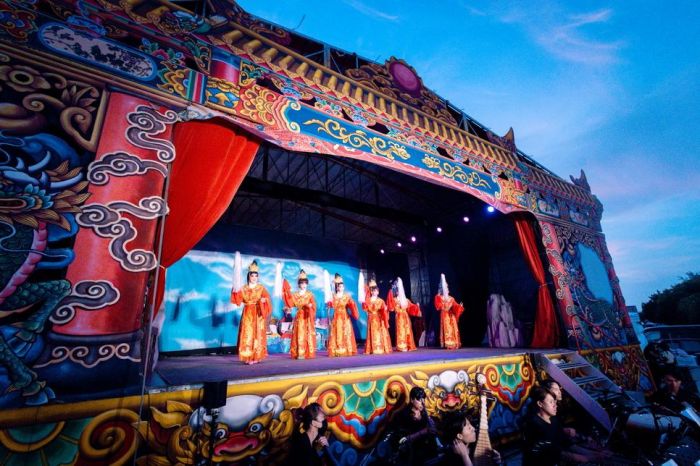 唐美雲歌仔戲團《白蛇傳》精彩登場 吸引3千名觀眾齊聚看戲