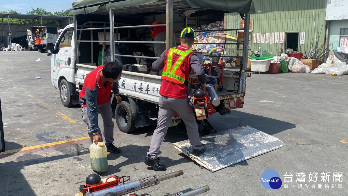 環保局機具整裝上車情形