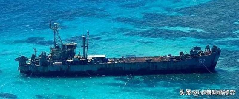 菲律賓自1999年將廢棄的登陸艦「馬德雷山號」,棄置於仁愛礁暗沙,但派官兵在船上駐守,至今不斷成兩國爭議。圖/取材網易
