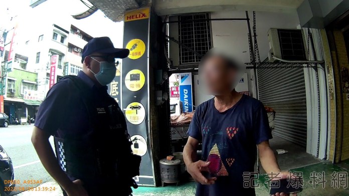 男子情緒低落忘機車! 暖警找回另發現背後藏有洋蔥 74 S 82231310 0 | 社會 社會 記者爆料網