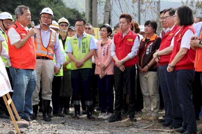 豪雨重創仁愛鄉 蔡英文勘災3指示全力協助地方 78 20230807225626 473378b4 | 社會 社會 記者爆料網