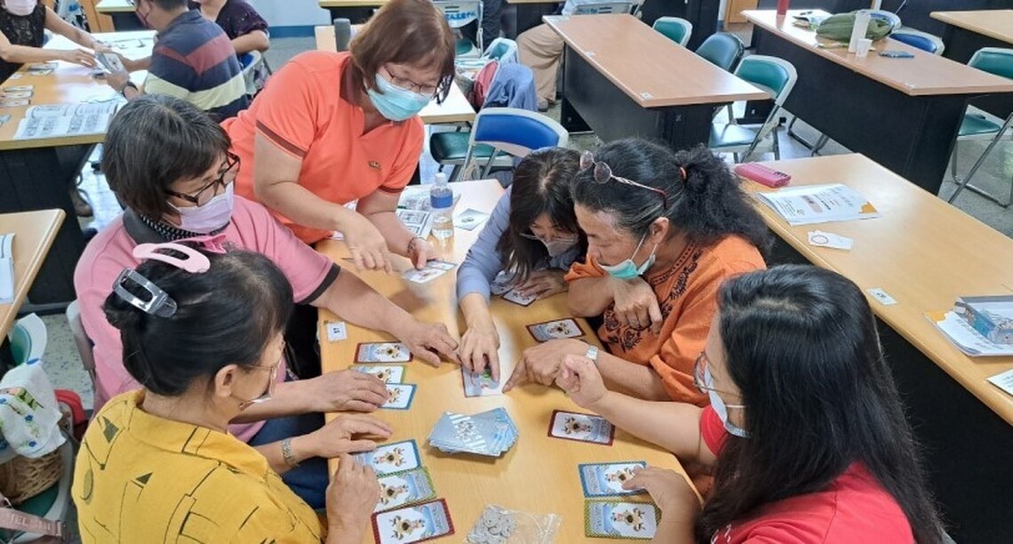 挑戰「道路生存戰」 萌妹開箱初體驗