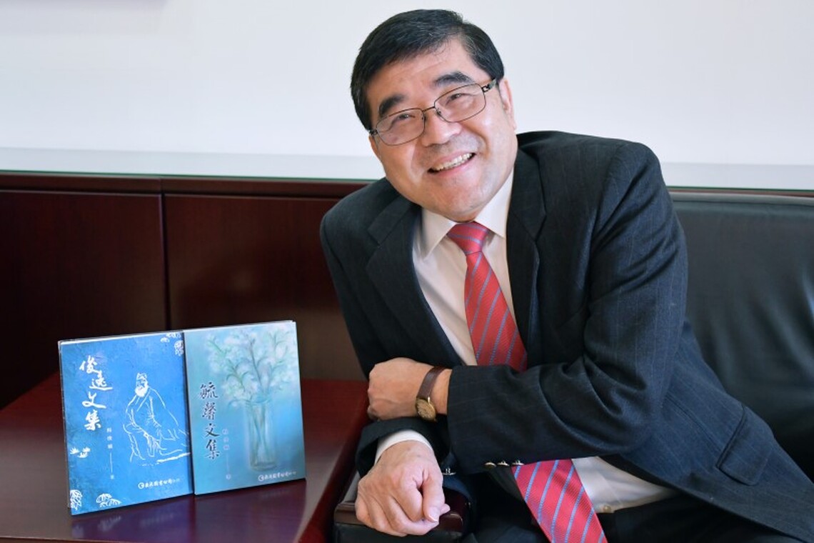 父子兩代懸命拚教育82年 高醫大校長楊俊毓獲師鐸獎榮耀獻父親