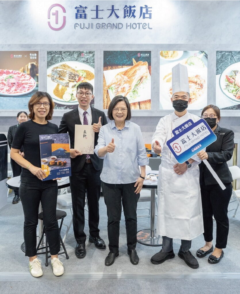 2023台灣美食展最亮點 總統大讚富士大飯店深井燒鵝