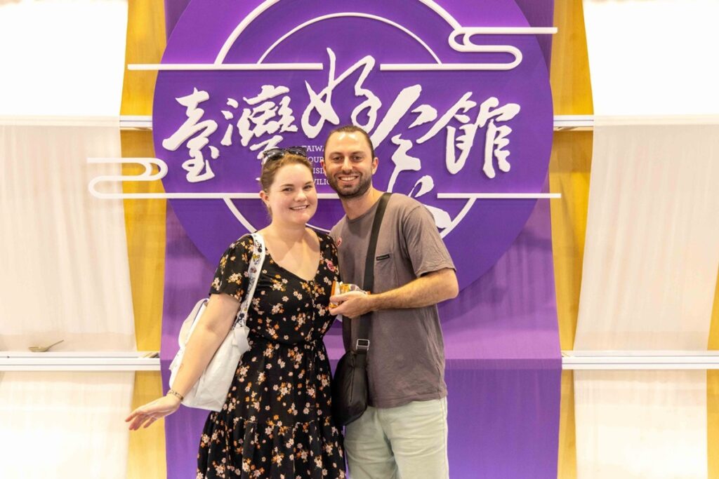 台灣美食展最後一天,開展前就陸續有外國旅客在門口等著進場品嘗台灣美食