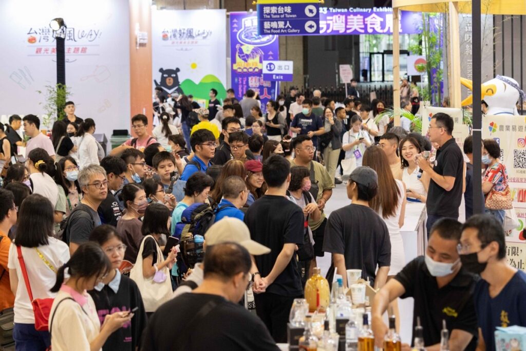 多家參展廠商表示,美食展的人潮與買氣旺,帶到美食展期的新開發商品,產品詢問度顯著提升