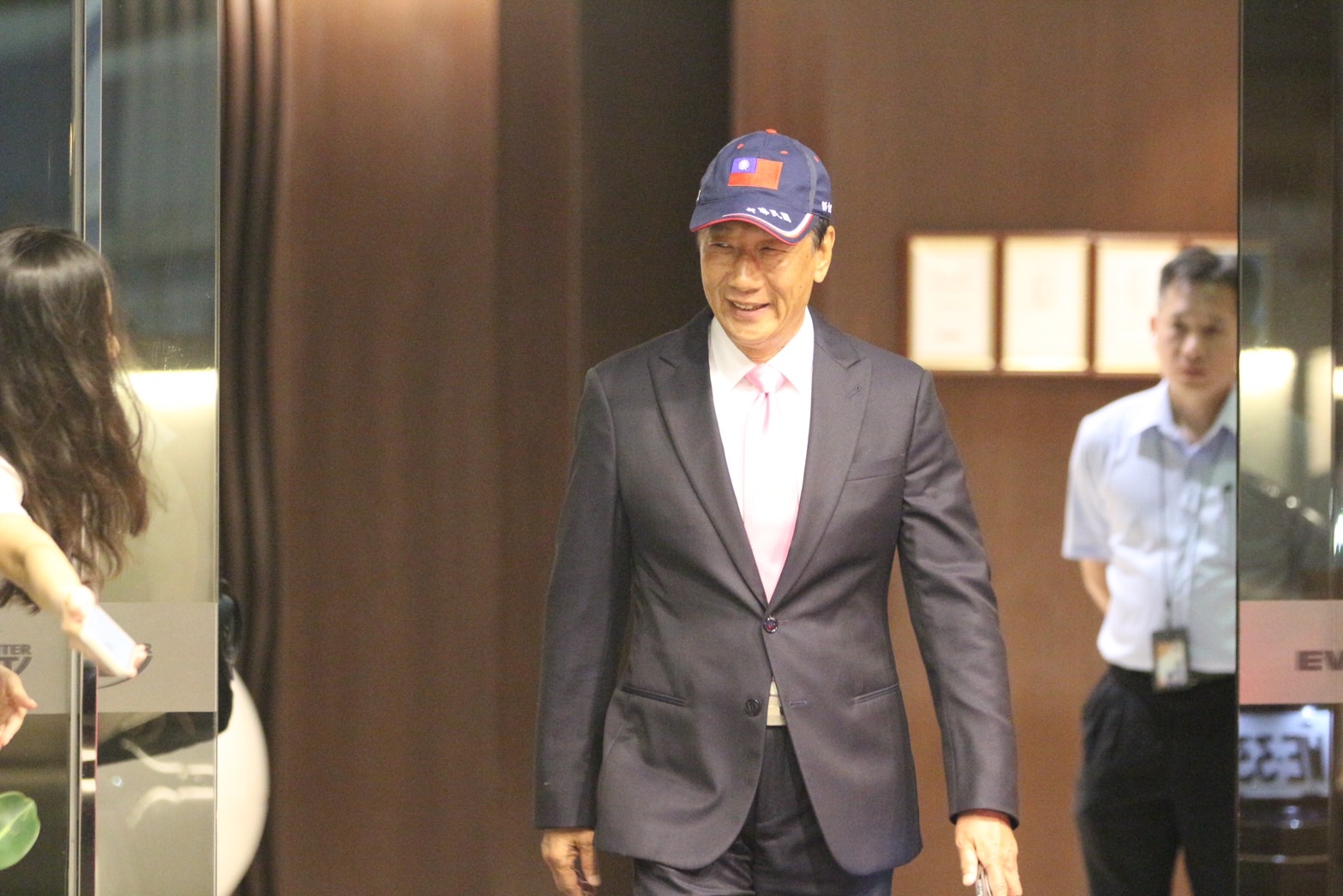 郭台銘訪美歸來欲趕南投勘災 為避免影響搶救緊急喊卡 278 郭台銘訪美歸來欲趕南投勘災 為避免影響搶救緊急喊卡 277