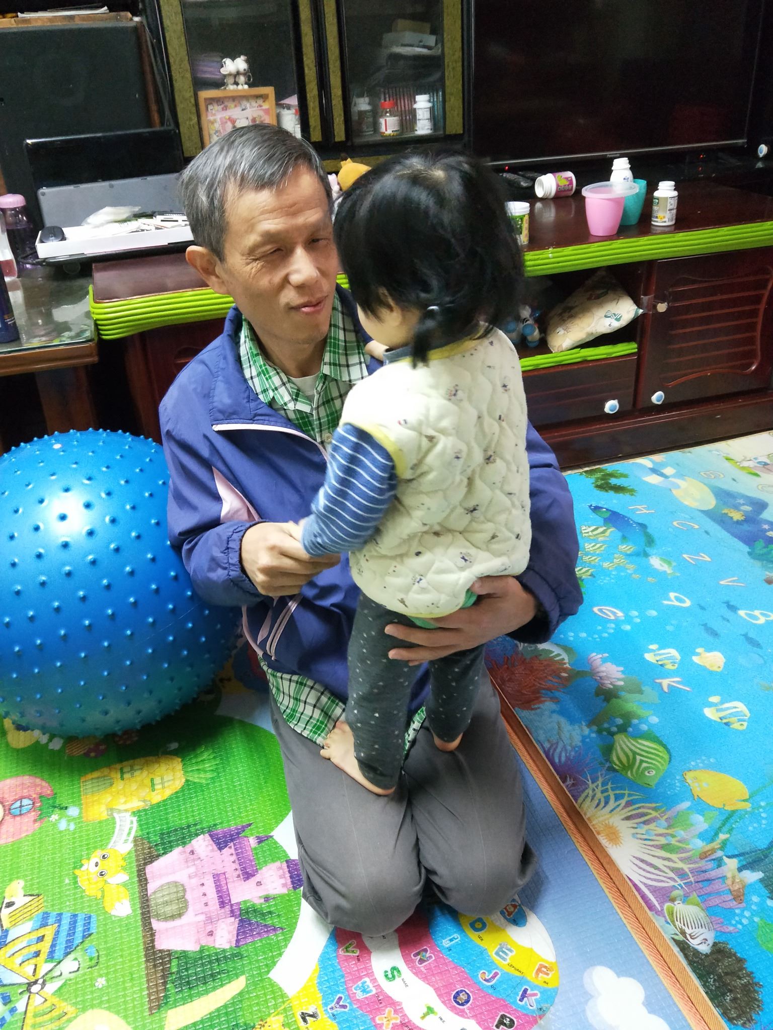 祝保爸們父親節快樂 竹縣居家托育服務中心給後盾